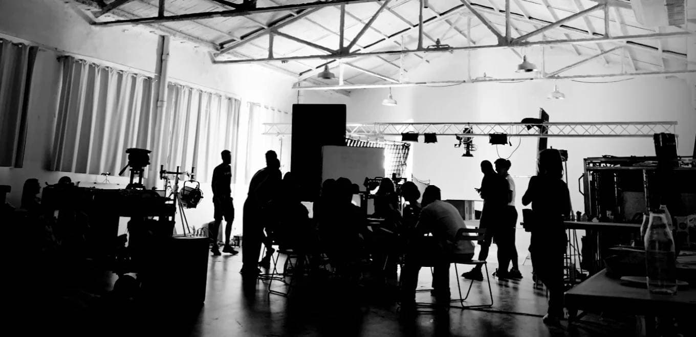 Two Many Dits - workflow audiovisual en set